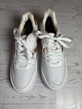 Viva Rose Gold Sneakers size 9 women’s